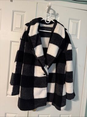 Black & White Plaid Sherpa Sweater - Women
